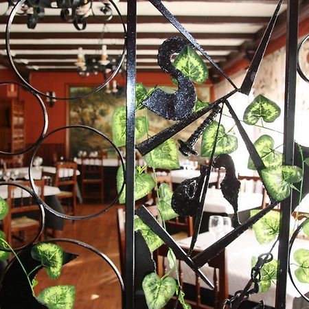Hostal Rte. Elena Fuentes de Ebro Extérieur photo